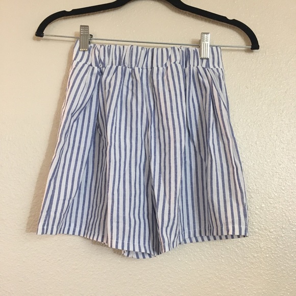 ๐High waist pinstripe shorts - Picture 5 of 6